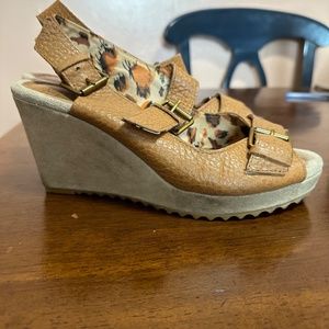 Johnston and Murphy Brianne Buckle Tan Leather Wedges